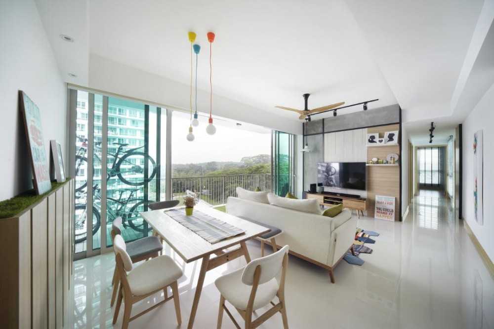 Scandinavian Dining Room with Dining Table and Dining Chairs