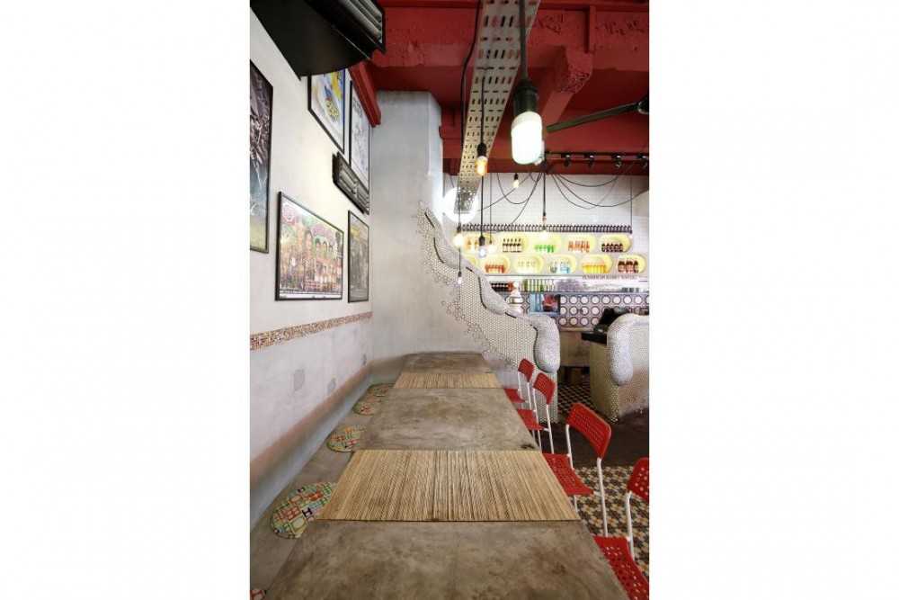 Vintage Restaurant with Dining Table and Seating Bench