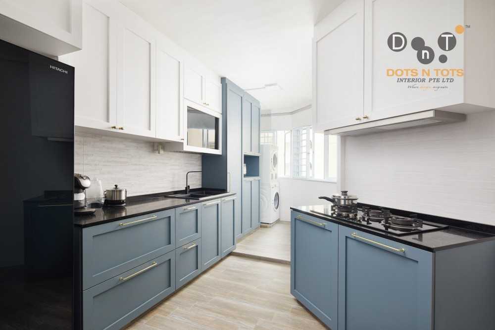 Modern Kitchen with Open Kitchen and Breakfast Counter