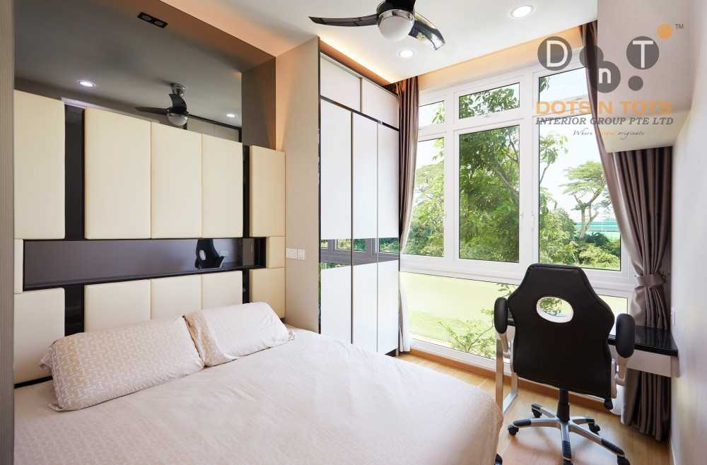 Modern Bedroom with Wood Flooring and Queen Bed