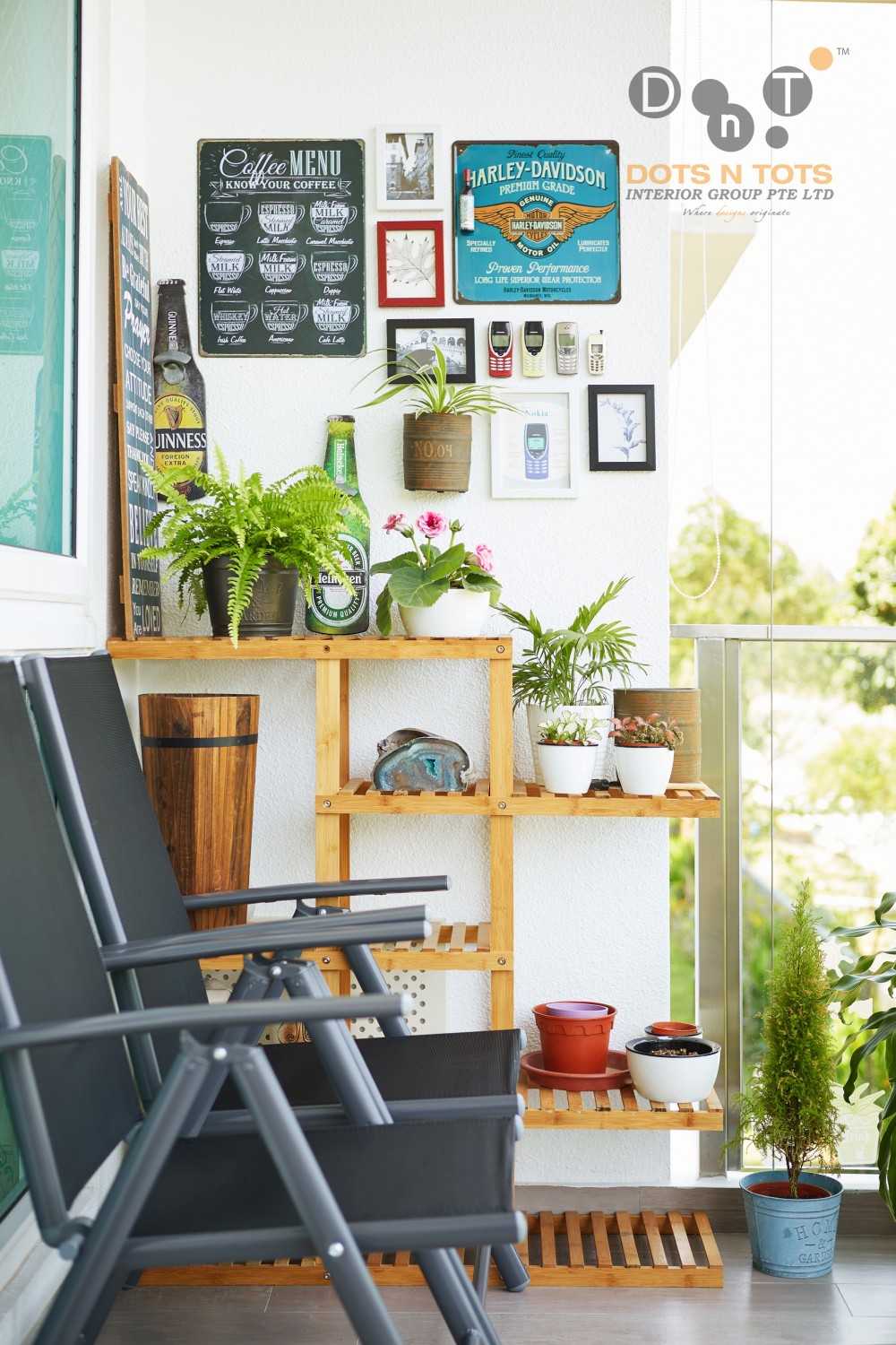 Modern Balcony with Bay Window and Window Seat