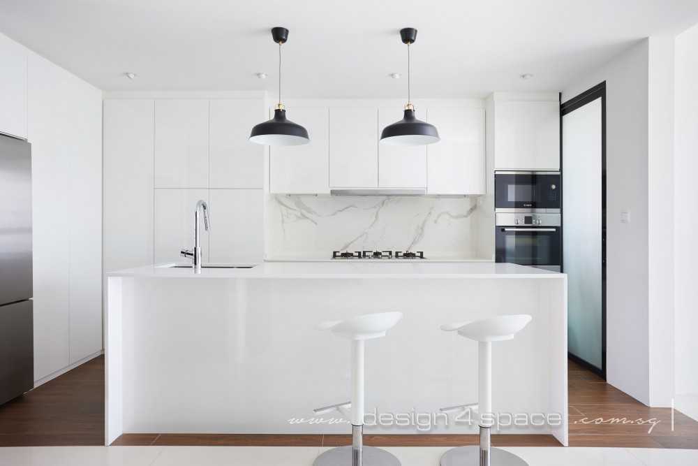 Minimalist Kitchen with Open Kitchen and Kitchen Backsplash