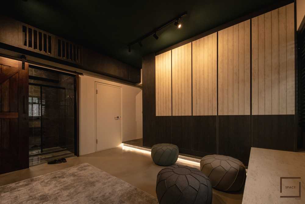 Industrial Bedroom with Wardrobe and Sliding Wardrobe