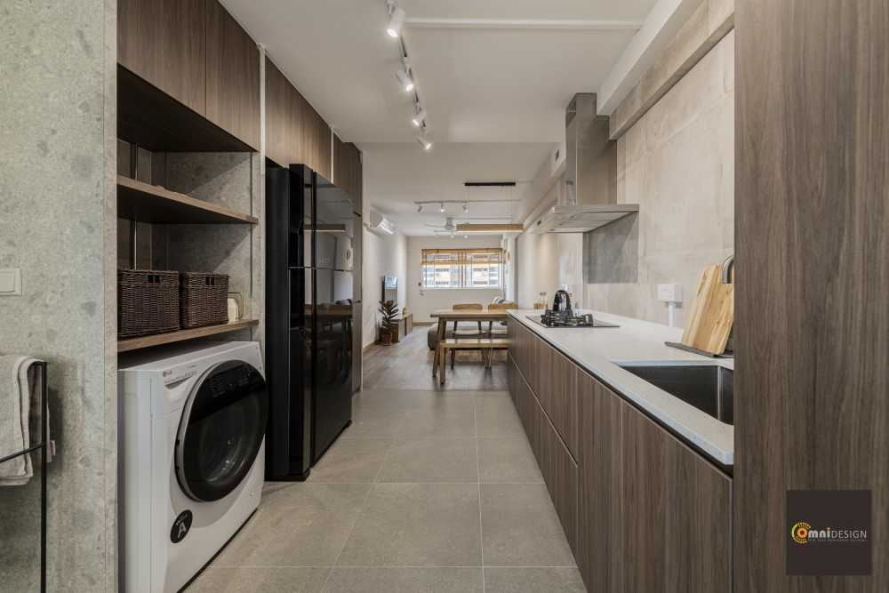 Contemporary Kitchen with Countertop and Homogeneous Tiles