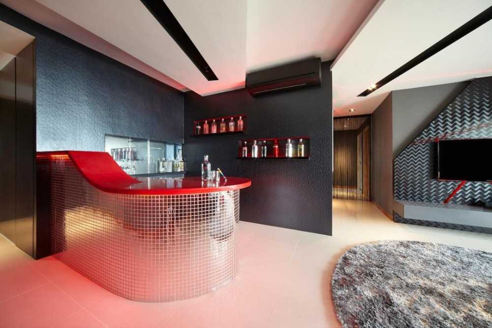 Eclectic Dining Room with Bar Counter and Rugs