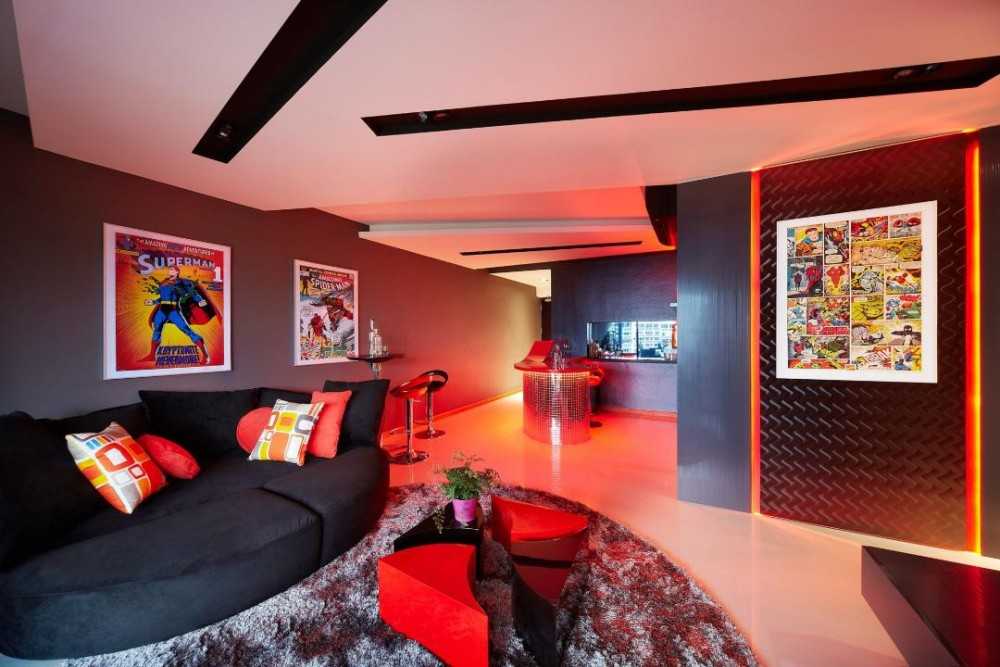 Eclectic Living Room with Artwork and Sofa