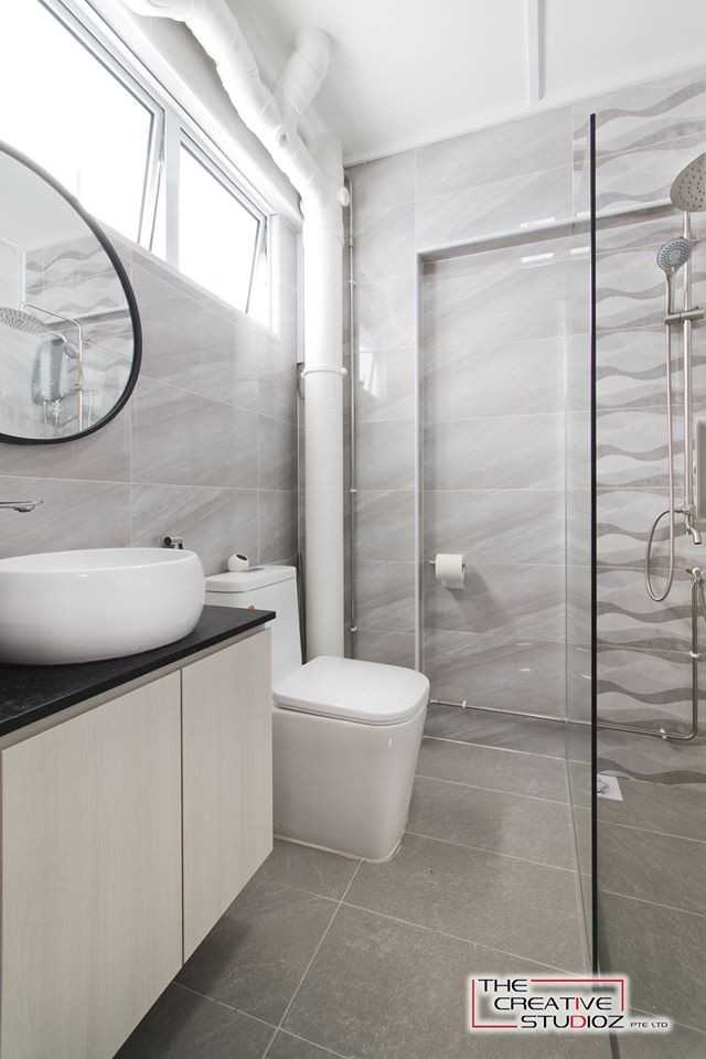 Modern Bathroom with Countertop and Homogeneous Tiles