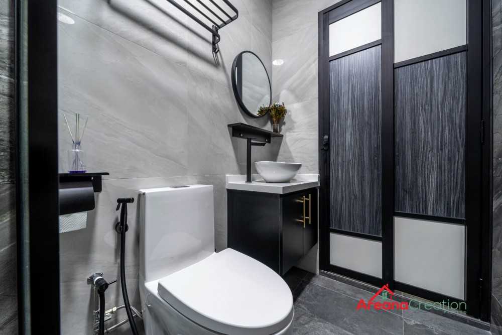 Modern Bathroom with Homogeneous Tiles and Mirror