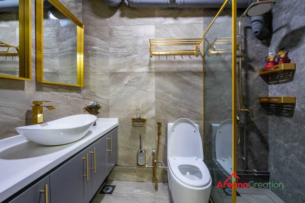 Modern Bathroom with Homogeneous Tiles and Mirror