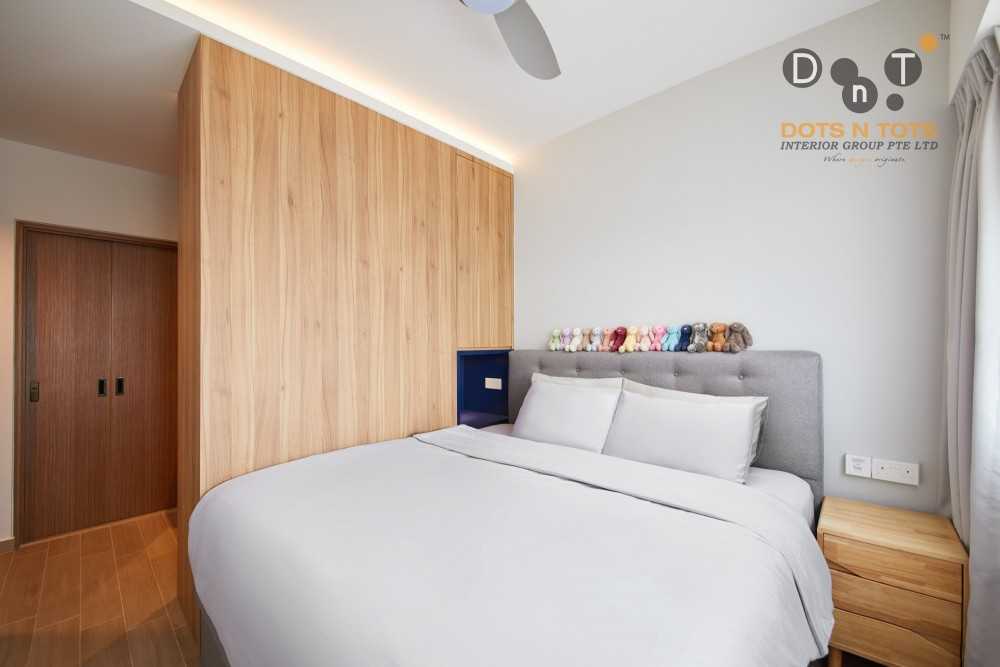 Scandinavian Bedroom with Wood Flooring and Drop Light
