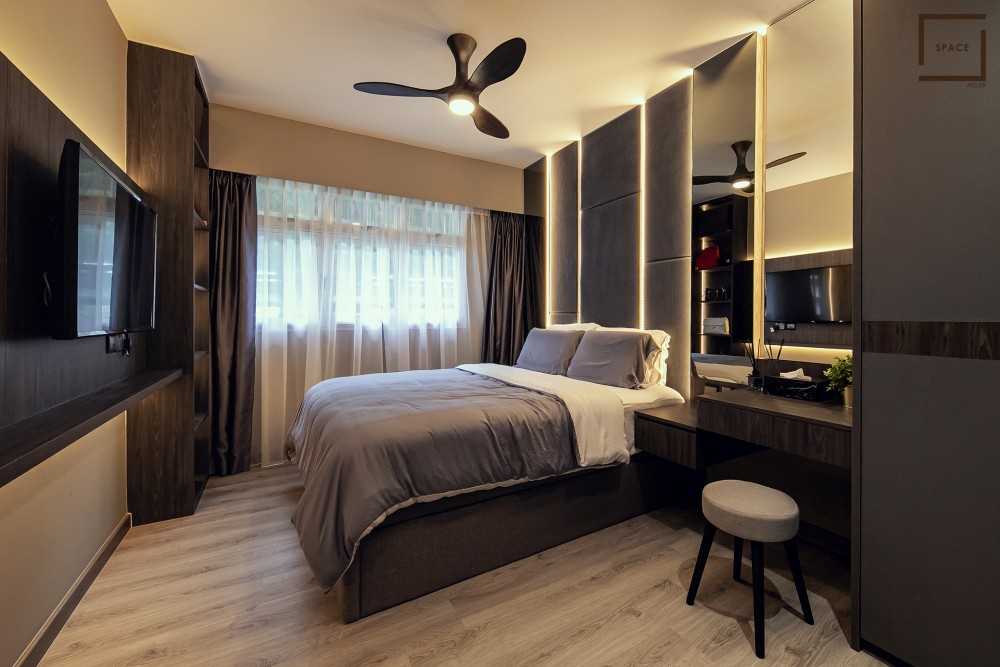 Contemporary Bedroom with Vinyl Flooring and Wardrobe