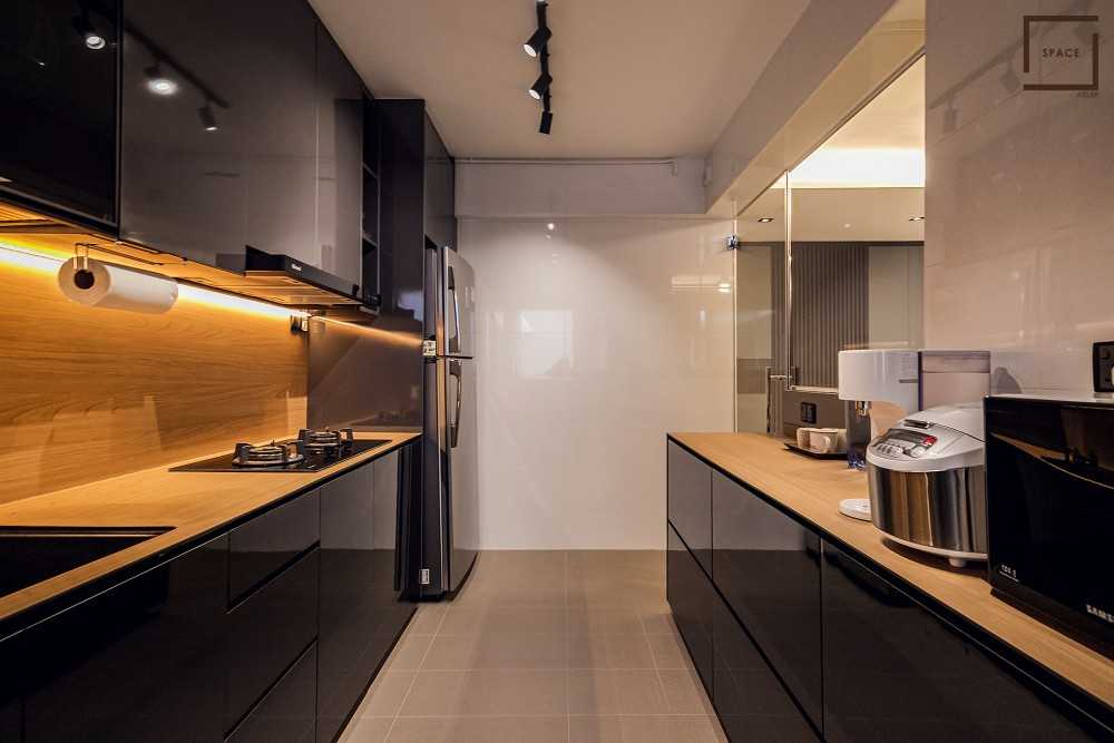 Contemporary Kitchen with Kitchen Window and Kitchen Backsplash