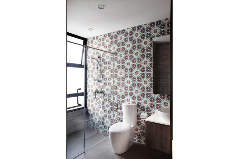 Eclectic Bathroom with Herringbone Tiling and Mirror