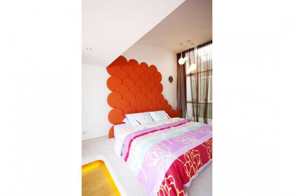 Vintage Bedroom with Feature Wall and Queen Bed