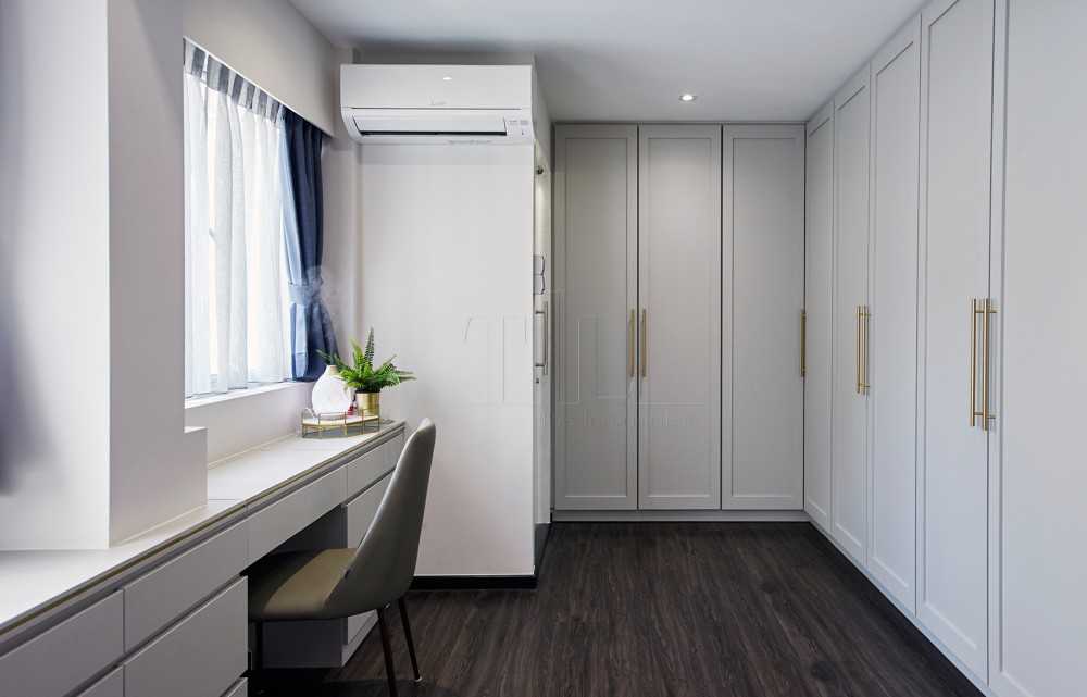 Modern Bedroom with Wardrobe and Window Seat