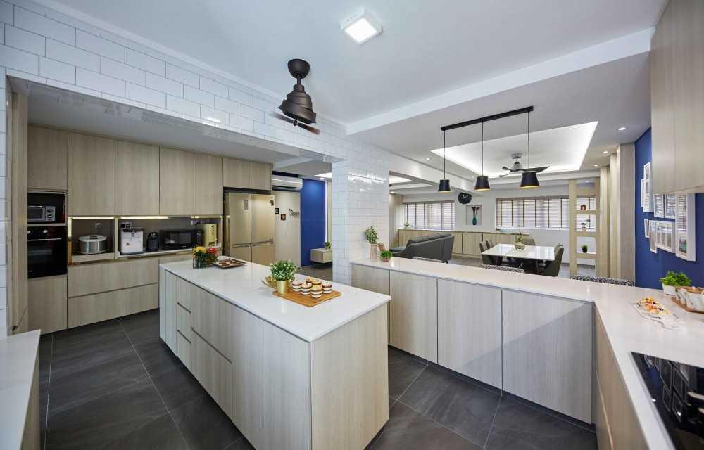 Modern Kitchen with Countertop and Kitchen Island