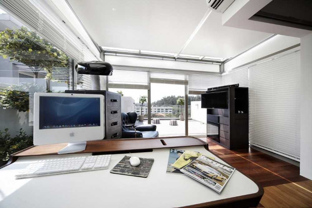 Eclectic Study with Computer and Computer Table