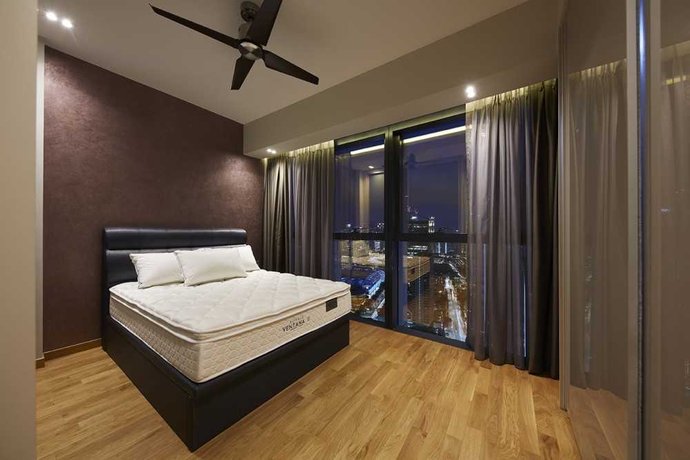 Asian Bedroom with Vinyl Flooring and Wardrobe