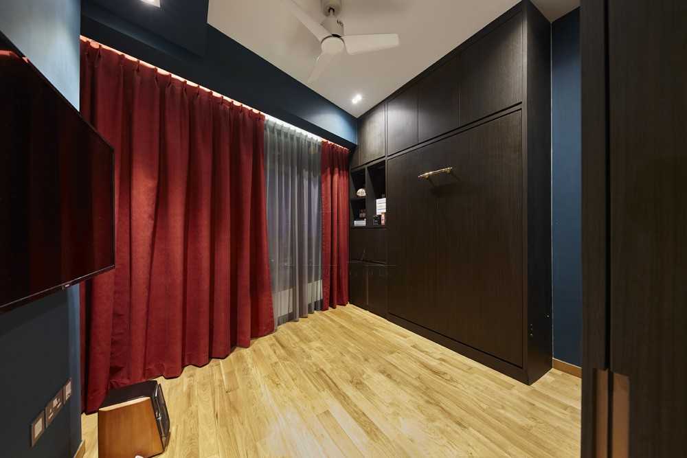 Asian Bedroom with Vinyl Flooring and Built-in Bed
