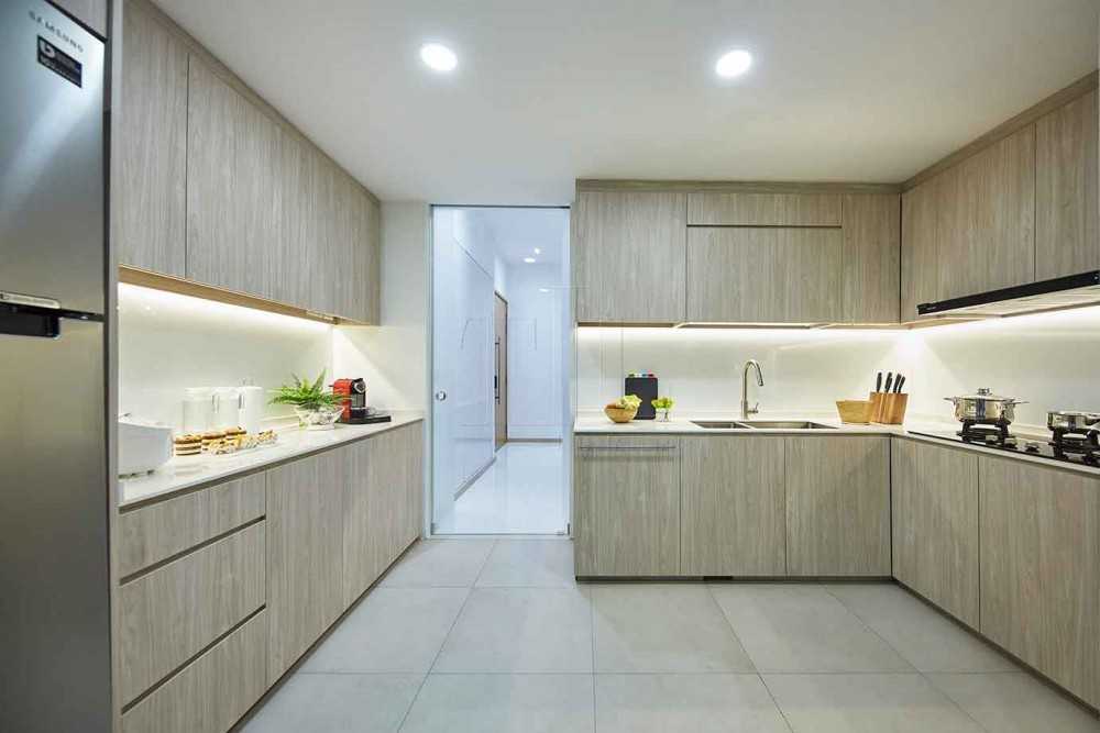Minimalist Kitchen with Countertop and Cove Lighting