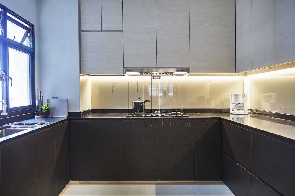 Contemporary Kitchen with Countertop and Kitchen Window