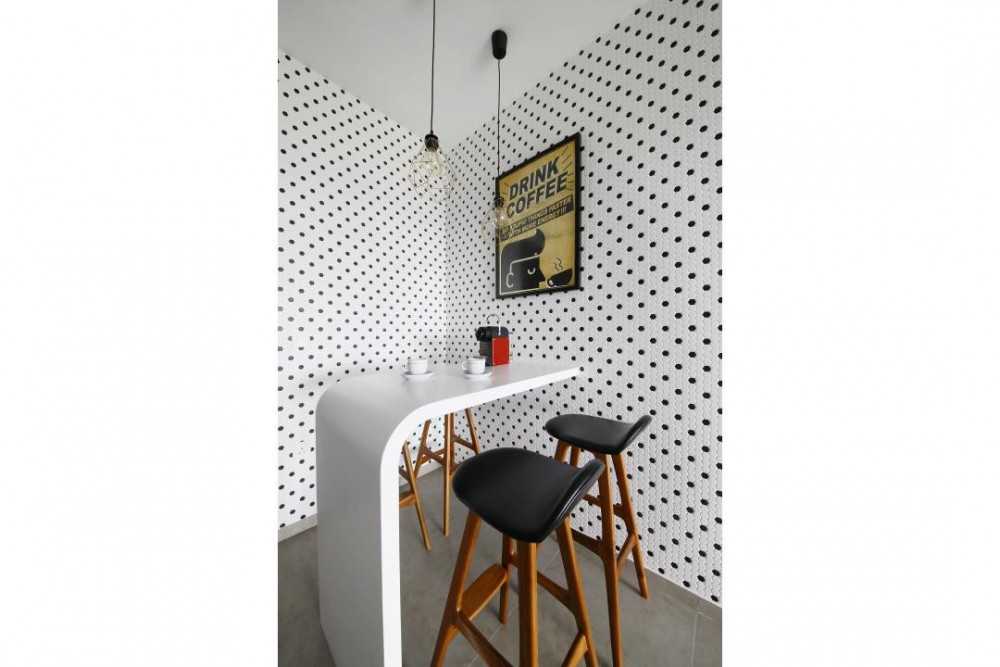 Industrial Entryway with Bar Counter and Lighting
