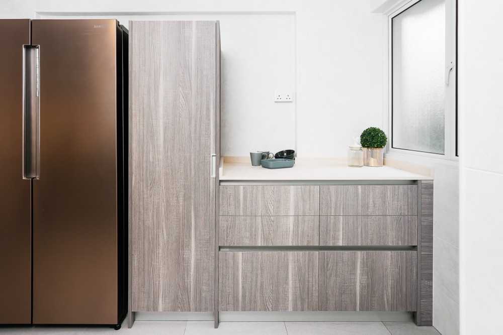 Contemporary Kitchen with Countertop and Kitchen Window