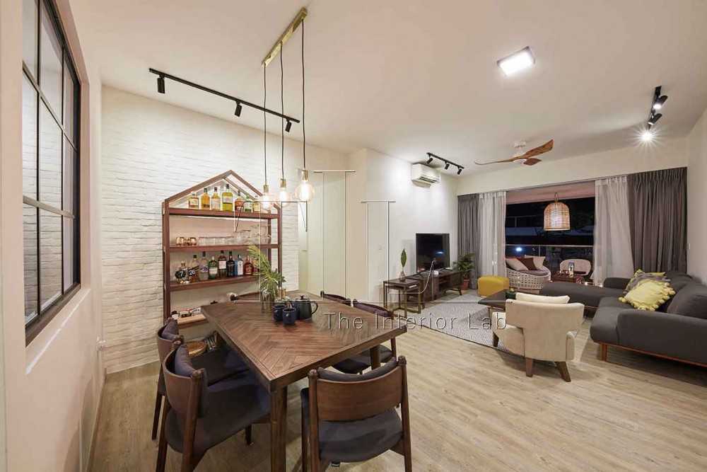 Contemporary Dining Room with Dining Table and Dining Chairs