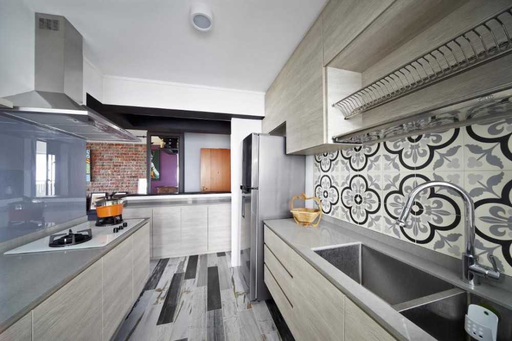 Eclectic Kitchen with Kitchen Backsplash and Kitchen Cabinets