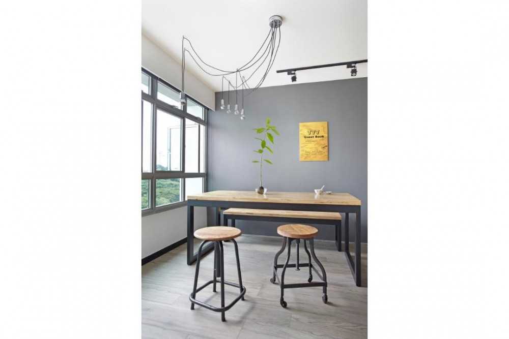 Scandinavian Dining Room with Drop Light and Dining Table