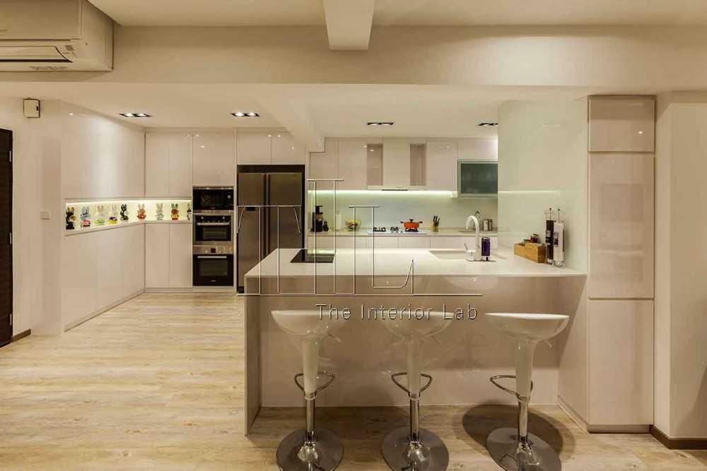 Modern Kitchen with Kitchen Island and Cove Lighting