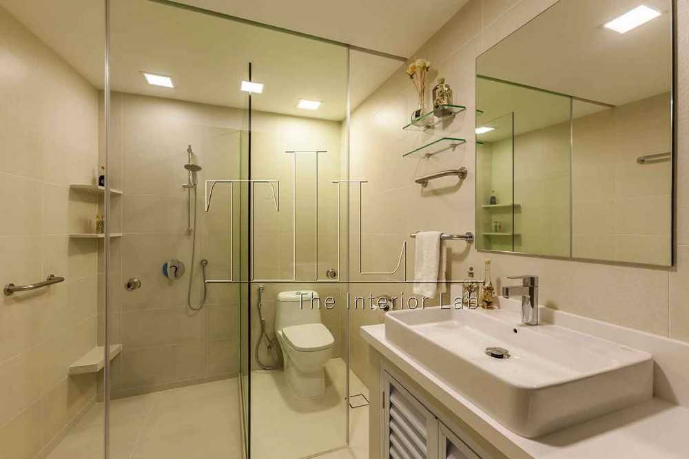 Vintage Bathroom with Countertop and Homogeneous Tiles