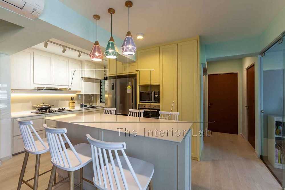 Contemporary Kitchen with Countertop and Kitchen Island