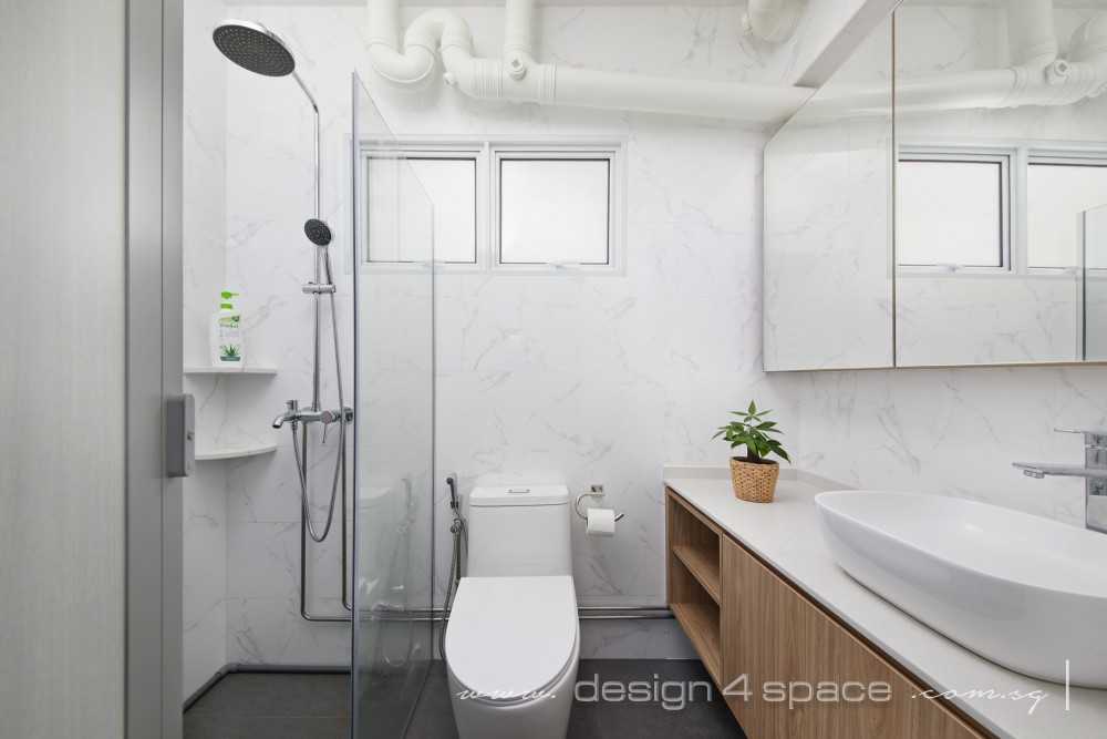 Contemporary Bathroom with Mirror and Bathroom Storage