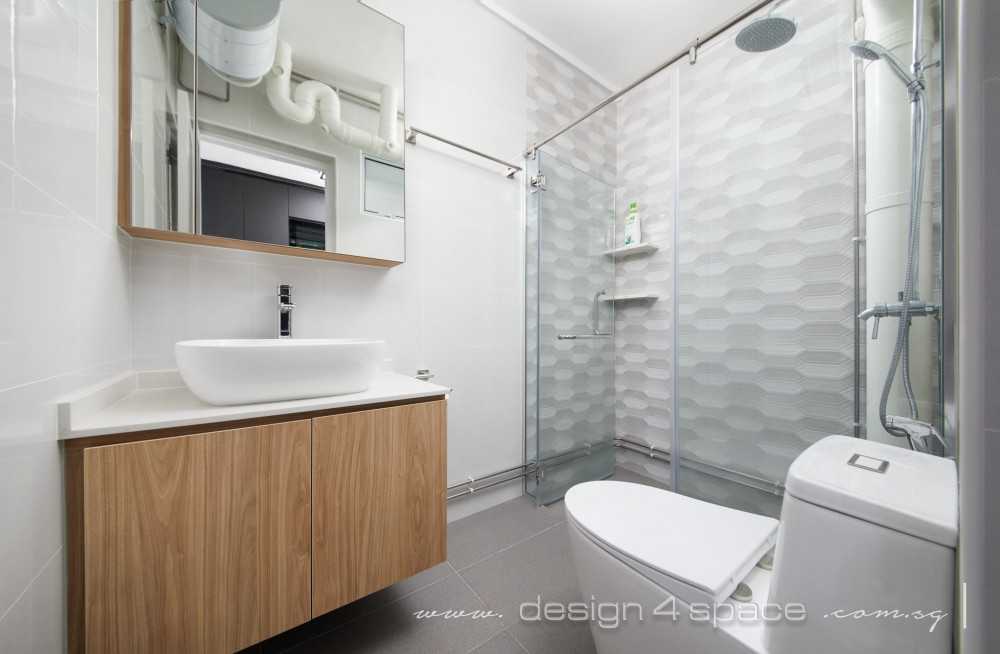 Contemporary Bathroom with Mirror and Bathroom Storage