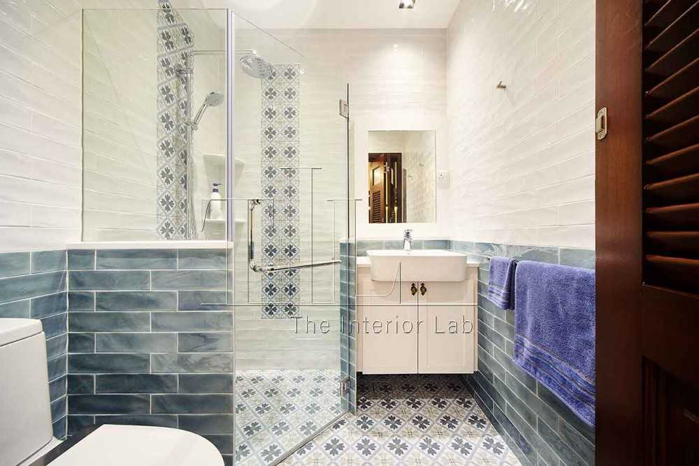 Eclectic Bathroom with Mirror and Shower Screen