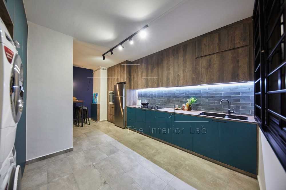 Contemporary Service Yard with Washing Machine and Laundry Area