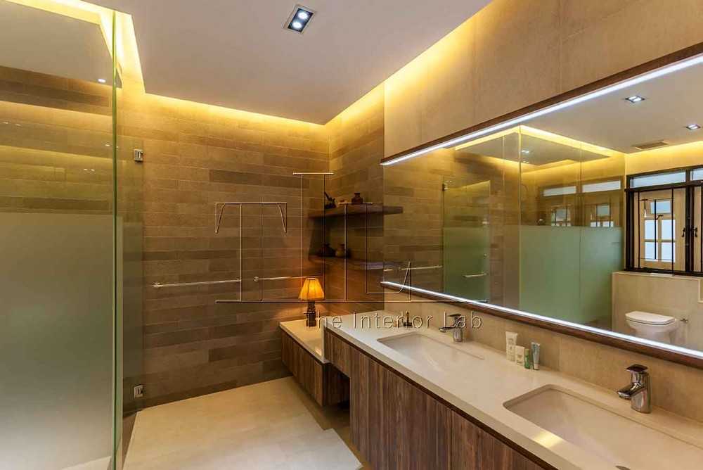 Contemporary Bathroom with Mirror and Shower Screen
