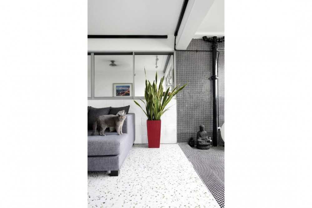 Eclectic Living Room with Room Divider and Porcelain Tiles