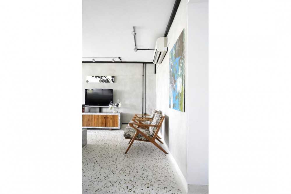 Eclectic Entryway with Armchairs and Porcelain Tiles