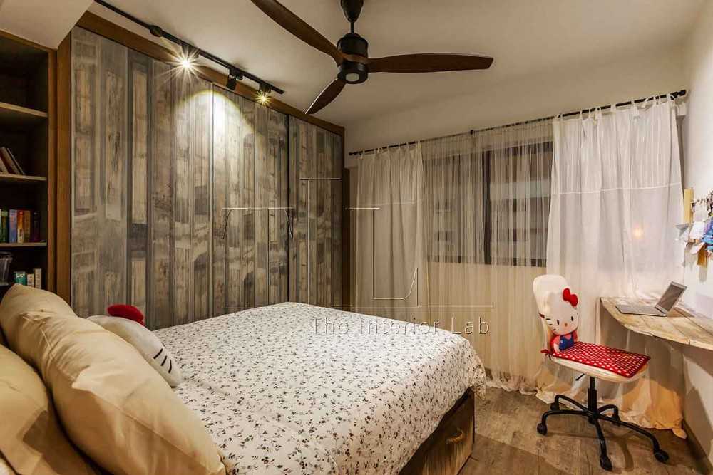 Industrial Bedroom with Wardrobe and Sliding Wardrobe