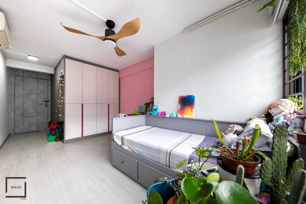 Contemporary Bedroom with Wardrobe and Sliding Wardrobe