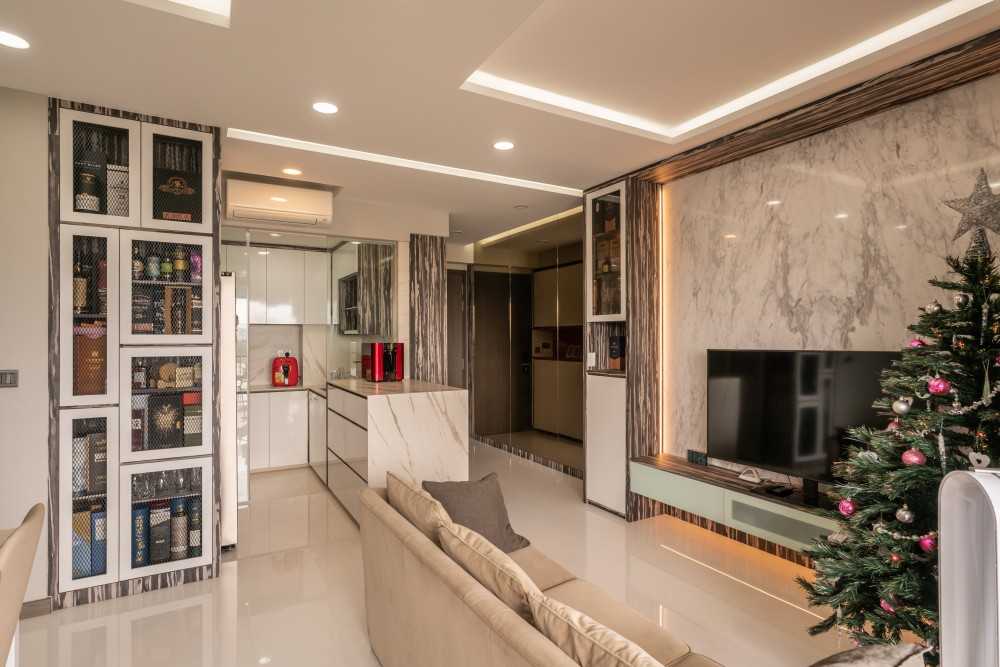 Modern Living Room with Countertop and TV Console