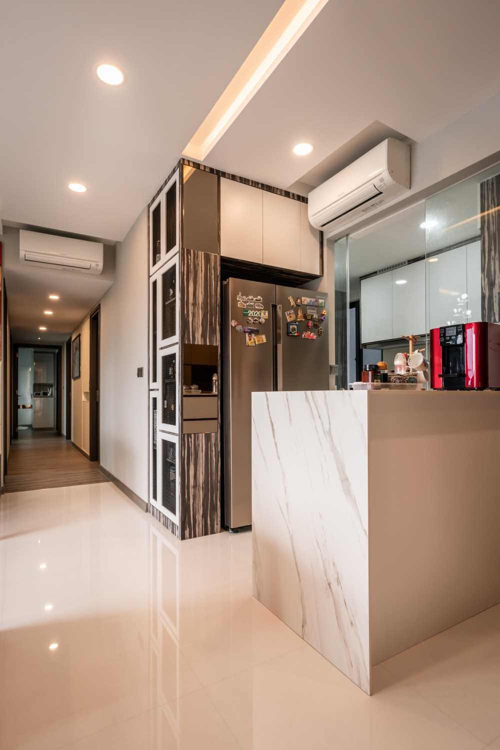 Modern Living Room with Countertop and Cove Lighting
