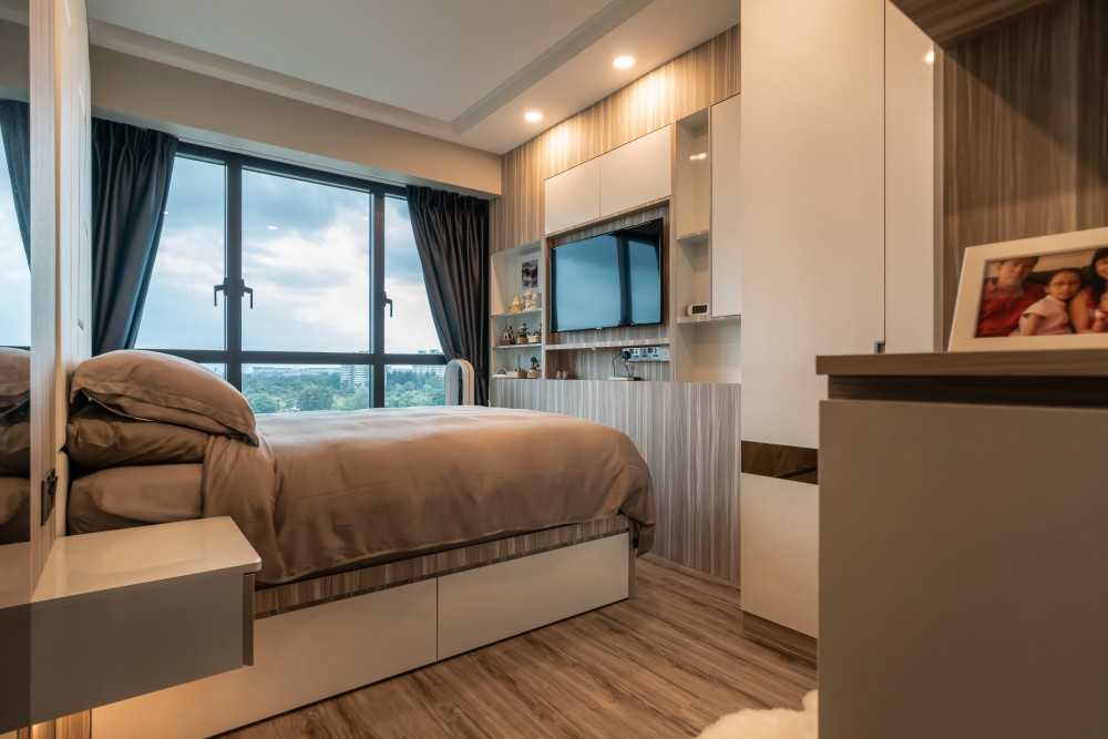 Modern Bedroom with Vinyl Flooring and Cove Lighting