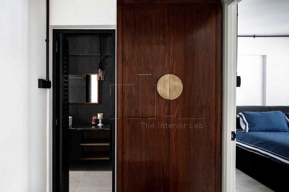 Industrial Bedroom with Homogeneous Tiles and Cement Floor