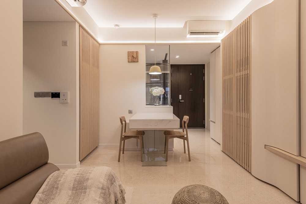 Minimalist Dining Room with Chandelier and Dining Table