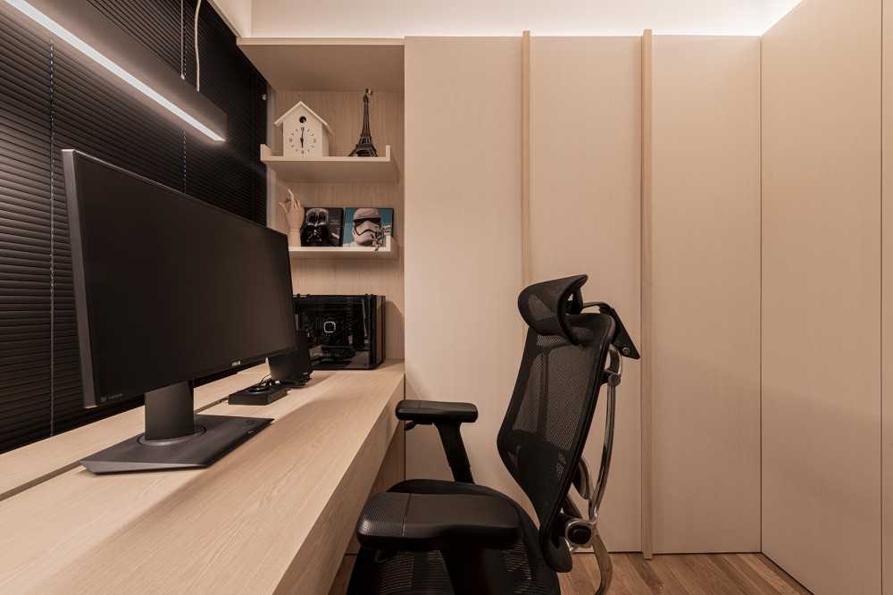 Minimalist Home Office with Bookshelf and Wallpaper
