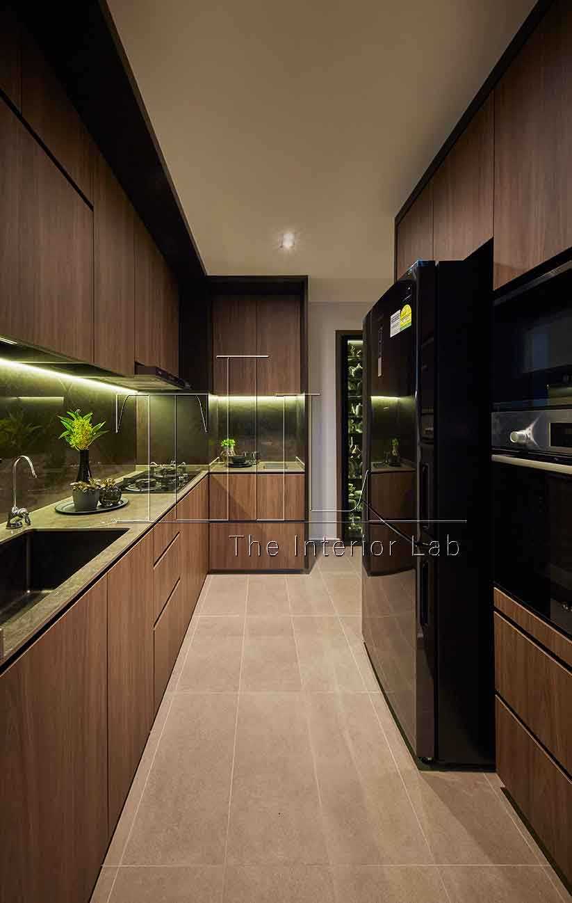 Modern Kitchen with Countertop and Homogeneous Tiles