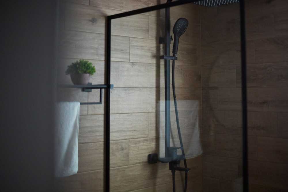Modern Bathroom with Countertop and Wood Flooring